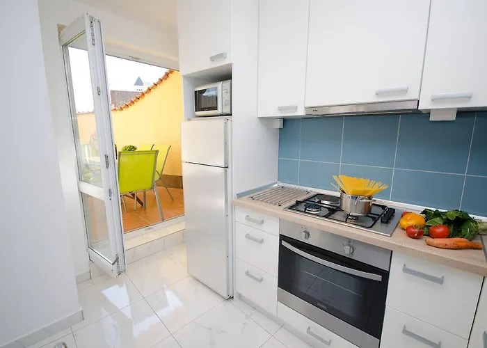 Modernes Nur 350 Meter Zum Mit Privater Terrasse, Babybett, Elektrogrill * تْسْغيكفانِتْسا