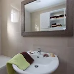 Modernes Nur 350 Meter Zum Mit Privater Terrasse, Babybett, Elektrogrill *
