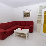 아파트 Modernes Nur 350 Meter Zum Mit Privater Terrasse, Babybett, Elektrogrill 크리크베니카
