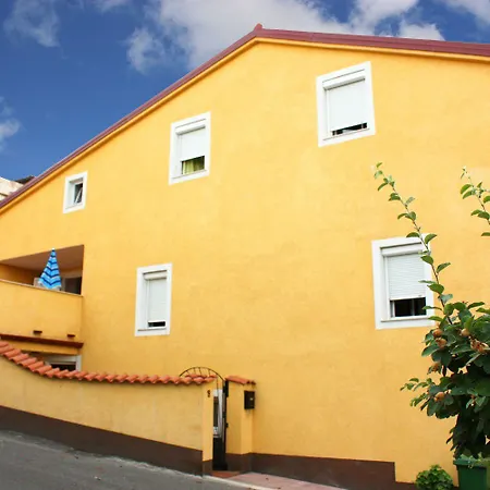 Modernes Nur 350 Meter Zum Mit Privater Terrasse, Babybett, Elektrogrill *