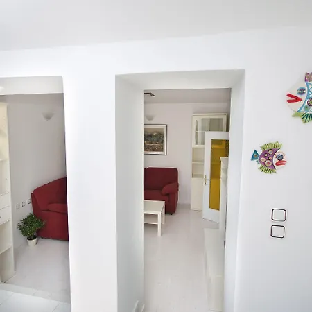 Modernes Nur 350 Meter Zum Mit Privater Terrasse, Babybett, Elektrogrill 크리크베니카