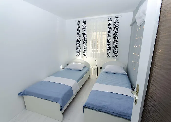 Modernes Nur 350 Meter Zum Mit Privater Terrasse, Babybett, Elektrogrill * Crikvenica