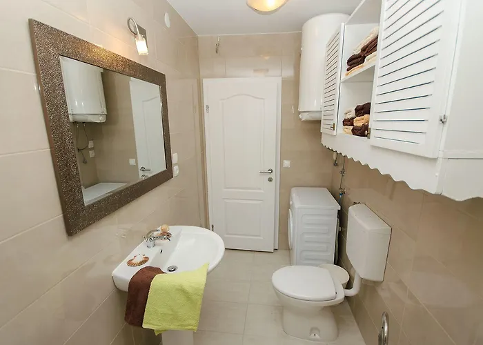 Modernes Nur 350 Meter Zum Mit Privater Terrasse, Babybett, Elektrogrill