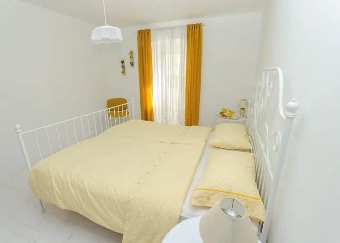 Modernes Nur 350 Meter Zum Mit Privater Terrasse, Babybett, Elektrogrill Crikvenica